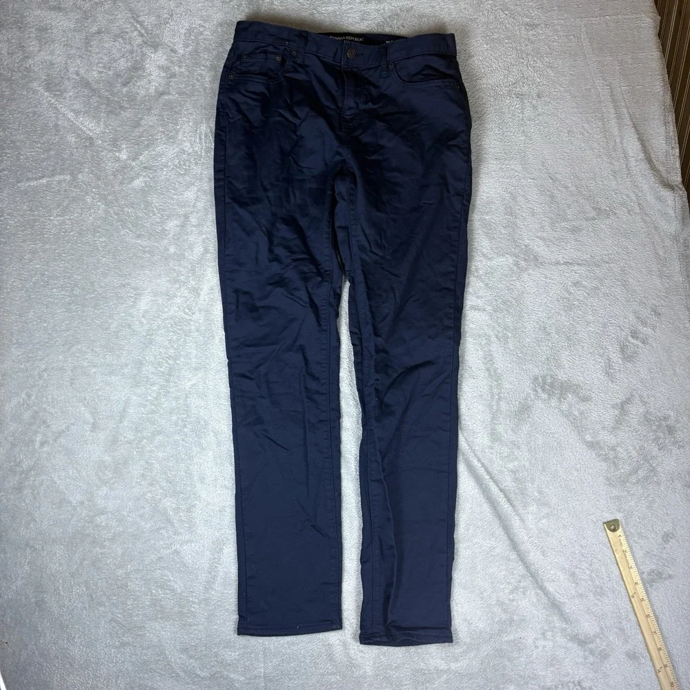 Banana Republic Men's Relaxed Jeans in Navy Blue